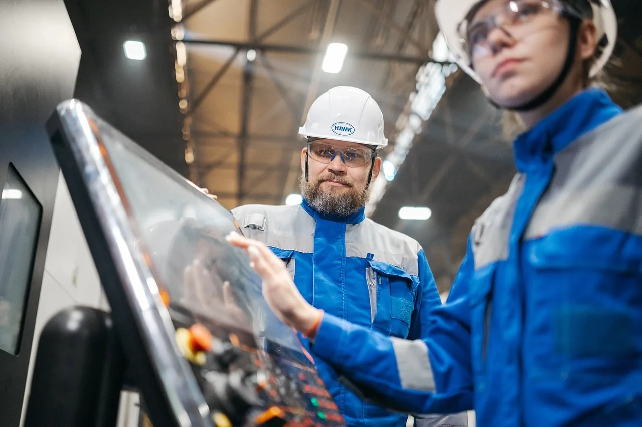 worker, employee, company, people, factory. Operations plans mistakes: six questions a reader asks